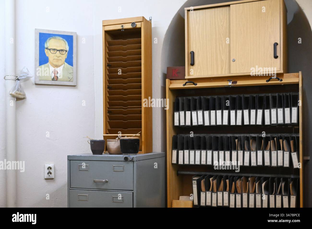 Ritratto di Erich Honecker nel Museo commemorativo di der Runden Ecke, Lipsia, Sassonia, Germania Foto Stock