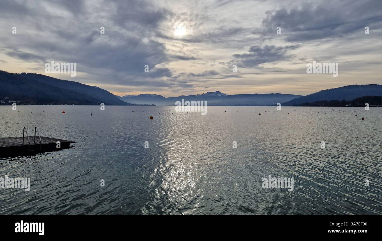 L'occasione perfetta per fare il bagno sul ghiaccio - Immagine stock catturata con smartphone