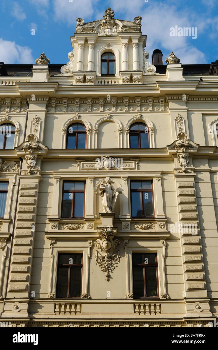 Uno splendido esempio di architettura eclettica del XIX secolo a riga, in Lettonia, via Vilandes 1. Foto Stock