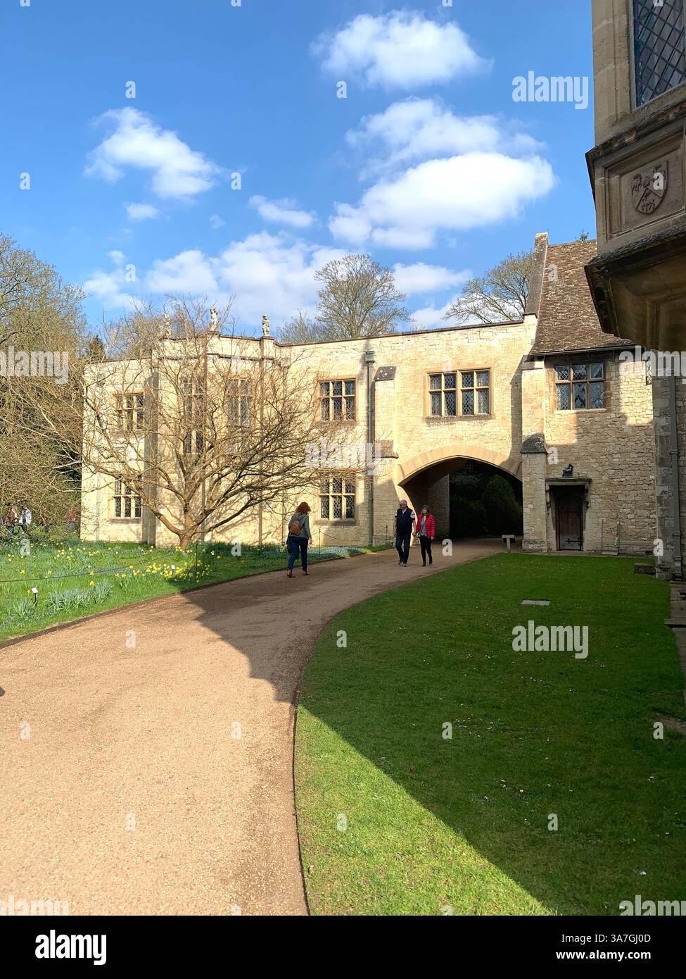Anglesey Abbey giardini giardino Cambridgeshire Life Weather National Trust giornata in famiglia tempo libero in campagna inglese bel posto passeggiate all'aperto - Immagine stock catturata con smartphone