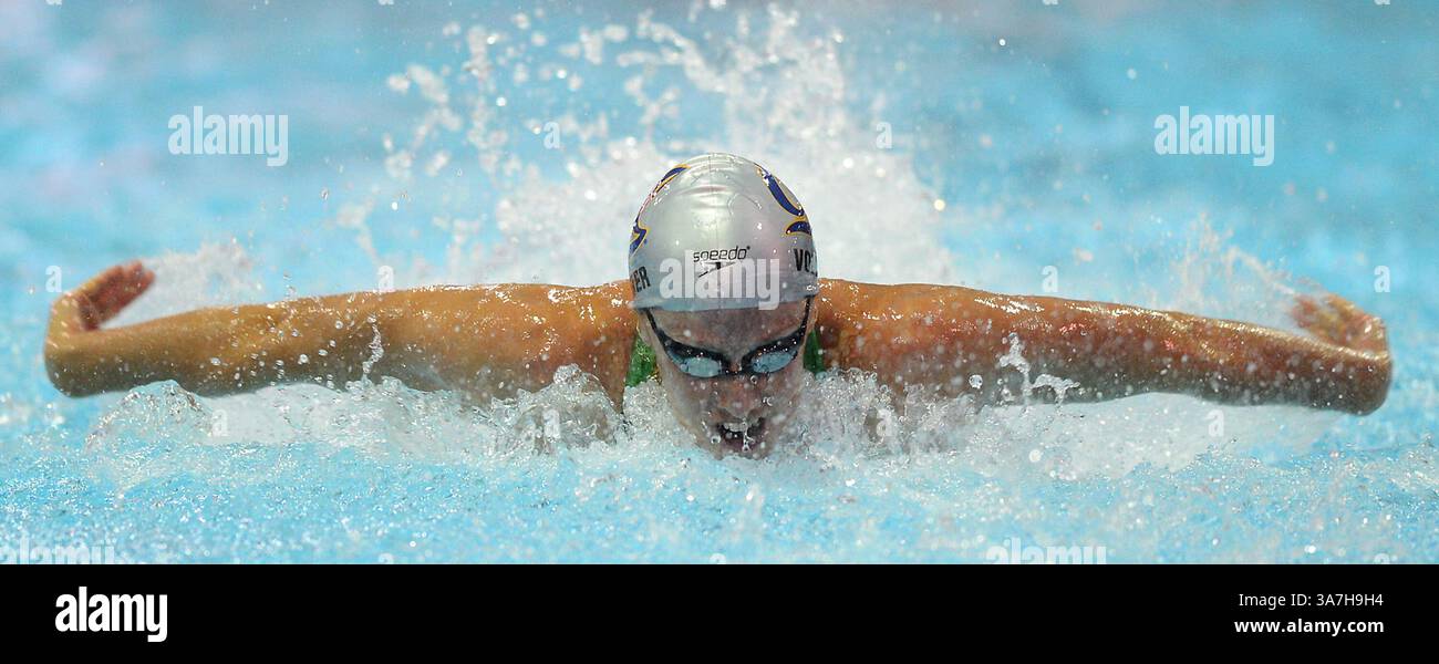 11 maggio 2013 - Charlotte, NC, USA - Dana Vollmer partecipa alla finale femminile 50m Butterfly al Mecklenburg County Aquatic Center di Charlotte, Carolina del Nord, sabato 11 maggio 2013. (Immagine di credito: © Jeff Siner/MCT/ZUMAPRESS.com) Foto Stock