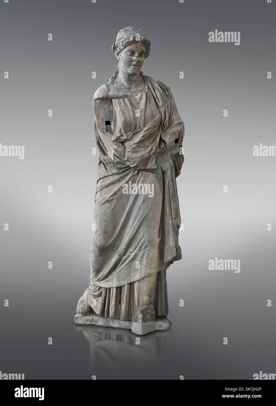 Statua romana di Ermafrodite una donna romana probabilmente eretta in onore della dea Atena. 190 - 140 A.C. Dalla terrazza dell'altare di Pergamo. Foto Stock