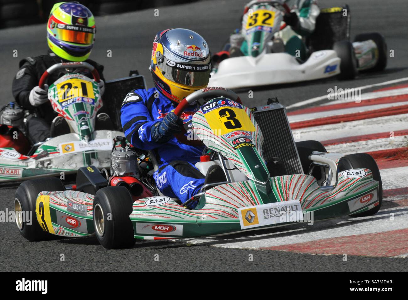 Alexander Albon è un pilota thailandese e britannico, che gareggia (2025) sotto la bandiera thailandese in Formula 1 per la Williams. Foto Stock