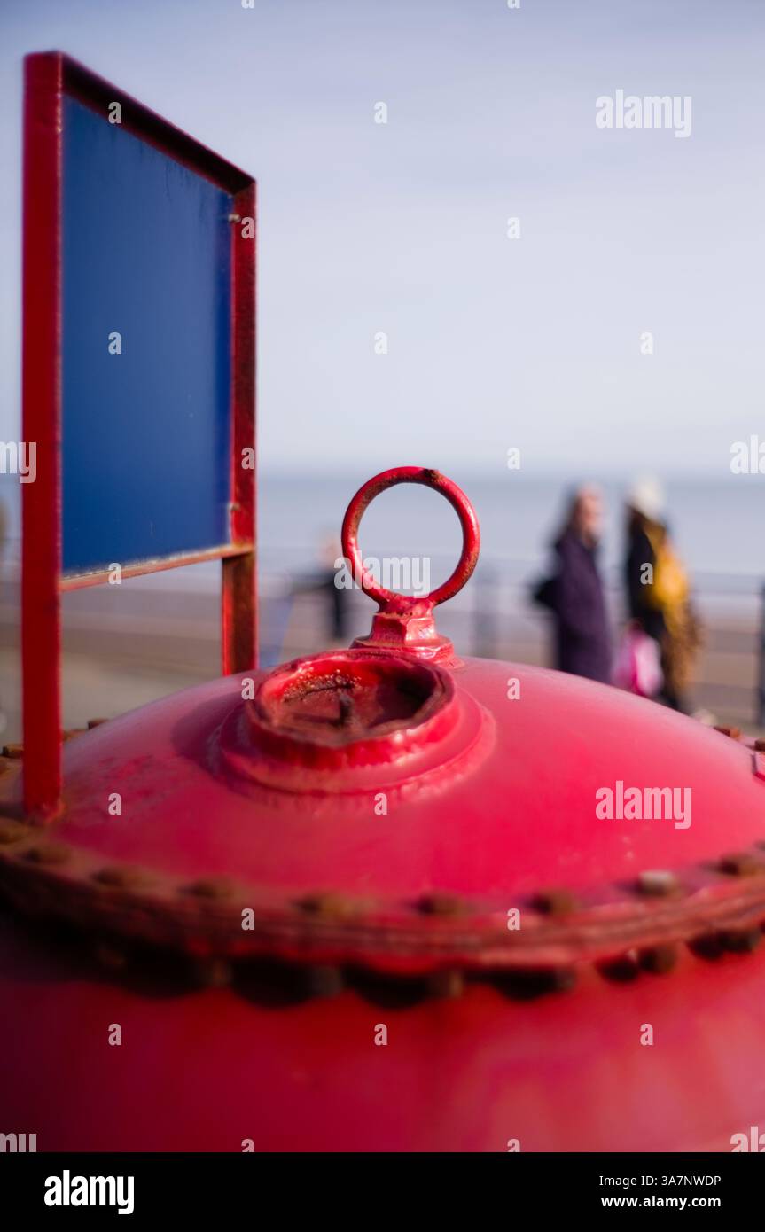 Profondità di campo estremamente limitata su un anello di miniere di mare a Filey Foto Stock