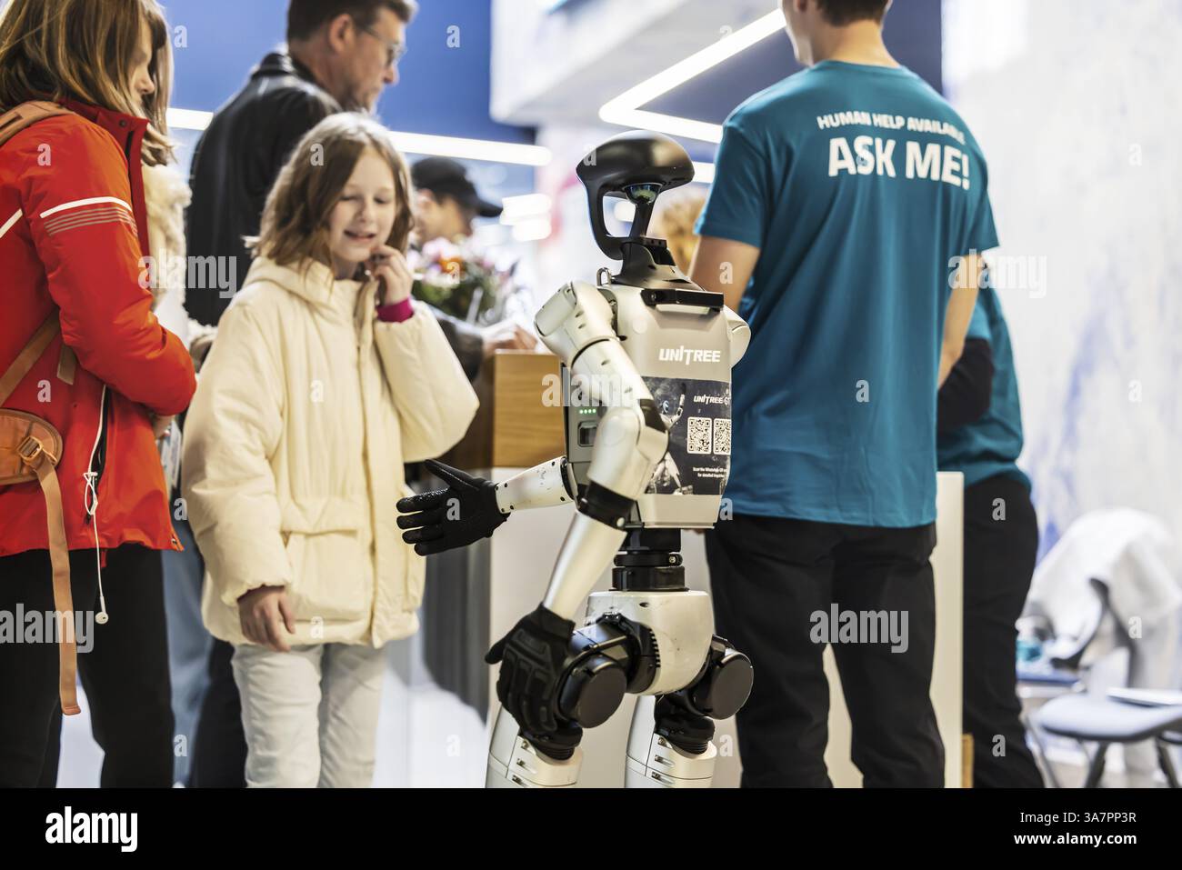 Unitree H1, H1-2, il primo robot umanoide della compagnia cinese Unitree. European Robotics Forum (ERF) di Stoccarda. L'evento di networking porta t Foto Stock