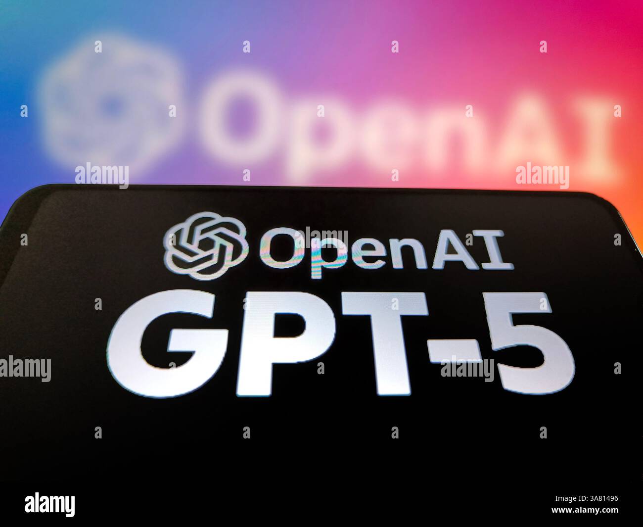 SUQIAN, CINA - 28 MARZO 2025 - un'illustrazione mostra il LOGO GPT-5 visualizzato su uno smartphone con il LOGO OpenAI sullo sfondo di Suqian, Jian Foto Stock