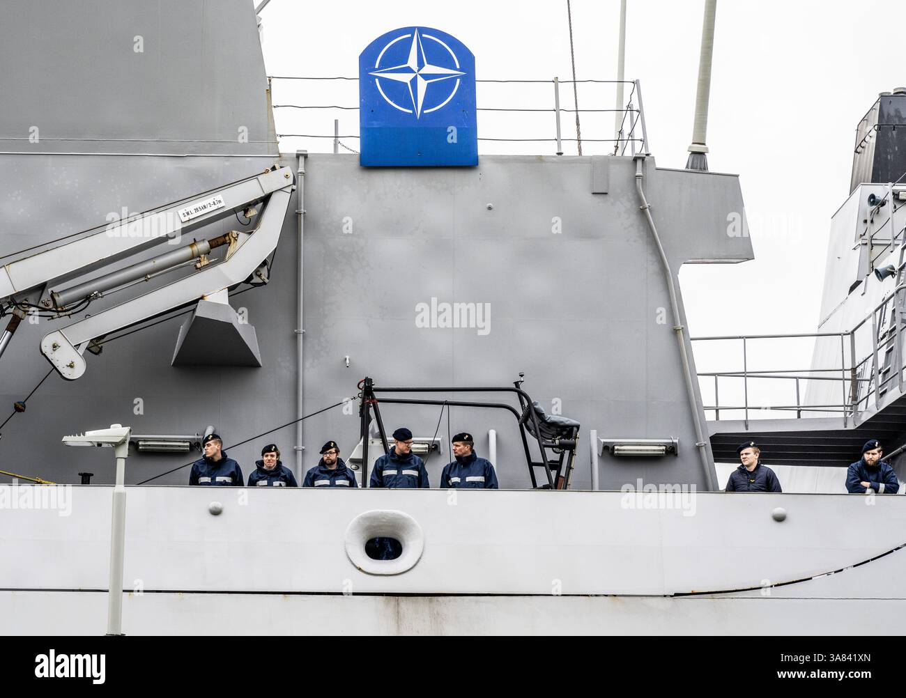 ROTTERDAM - nave della Marina ZR.MS Tromp mentre ormeggia al Parkkade di Rotterdam. La nave della NATO Fleet Alliance Standing NATO Maritime Group 1 (SNMG1) ormeggia nella città portuale per motivi logistici. ANP FRANK DE ROO netherlands Out - belgio Out Foto Stock