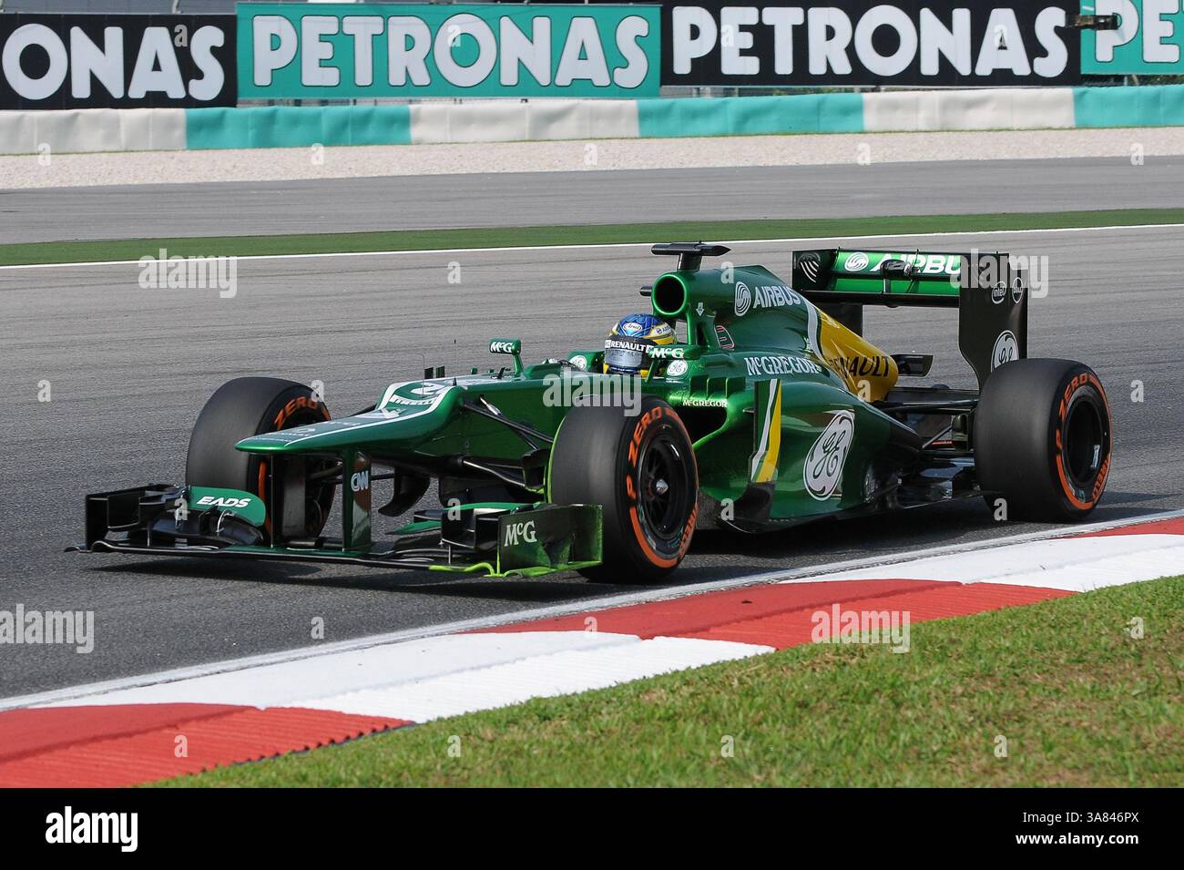 22 marzo 2013 - Sepang, Malesia - Charles Pic, pilota francese del team Caterham F1 alla guida della sua vettura durante la prima sessione di prove di Formula 1 del Gran Premio malese 2013 sul circuito Internazionale di Sepang. (Immagine di credito: © Robertus Pudyanto/ZUMAPRESS.com) Foto Stock
