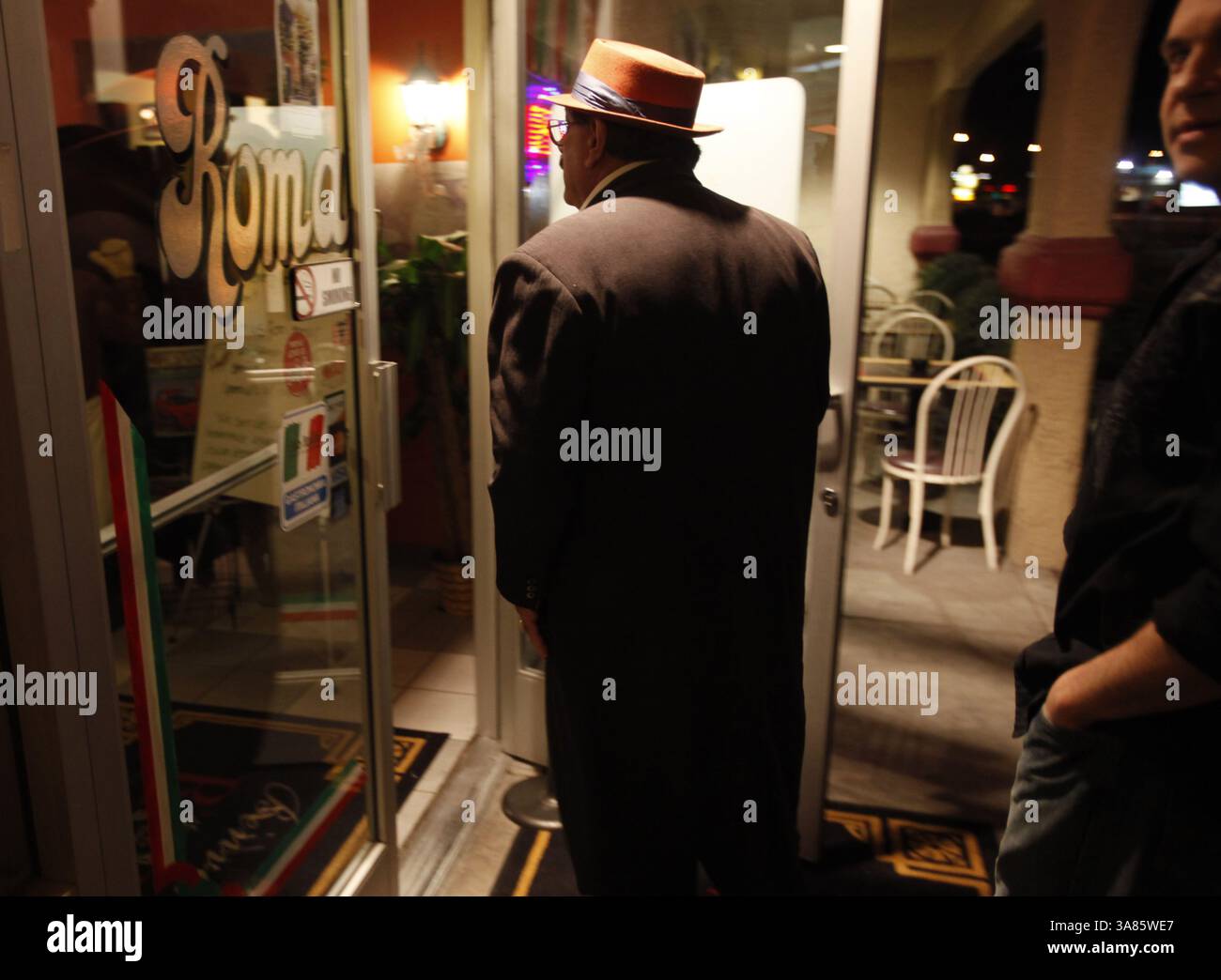 20 marzo 2013 - Las Vegas, Nevada, Stati Uniti - Frankie Citro vive a Las Vegas dalla fine degli anni '1960 ed è una delle poche dozzine di persone del "Black Book" della Nevada Gaming Commission. Gli è proibito entrare in un casinò in qualsiasi parte del mondo. Citro entra in un ristorante italiano sul lato nord della città. (Immagine di credito: © Michael Robinson Chavez/MCT/ZUMAPRESS.com) Foto Stock