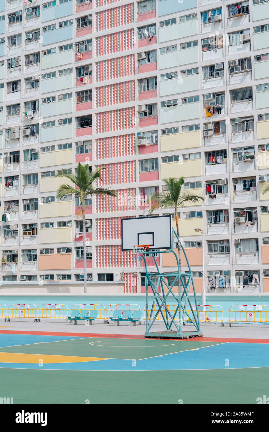 Edificio di appartamenti color arcobaleno Choi Hung Estate a Hong Kong Foto Stock
