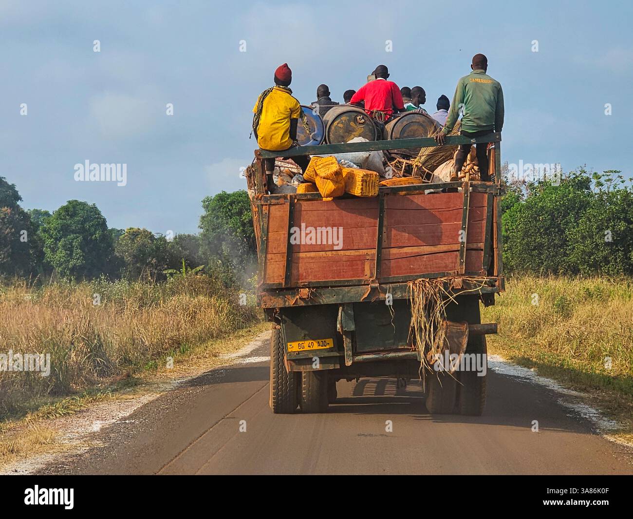 Camion sovraccarico, Repubblica Centrafricana Orientale Foto Stock