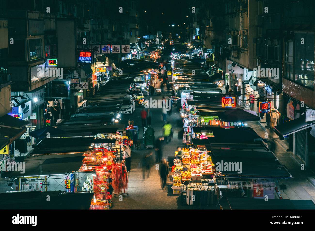 Mercato delle signore dall'alto, Mong Kok di notte, Kowloon, Hong Kong, Cina Foto Stock