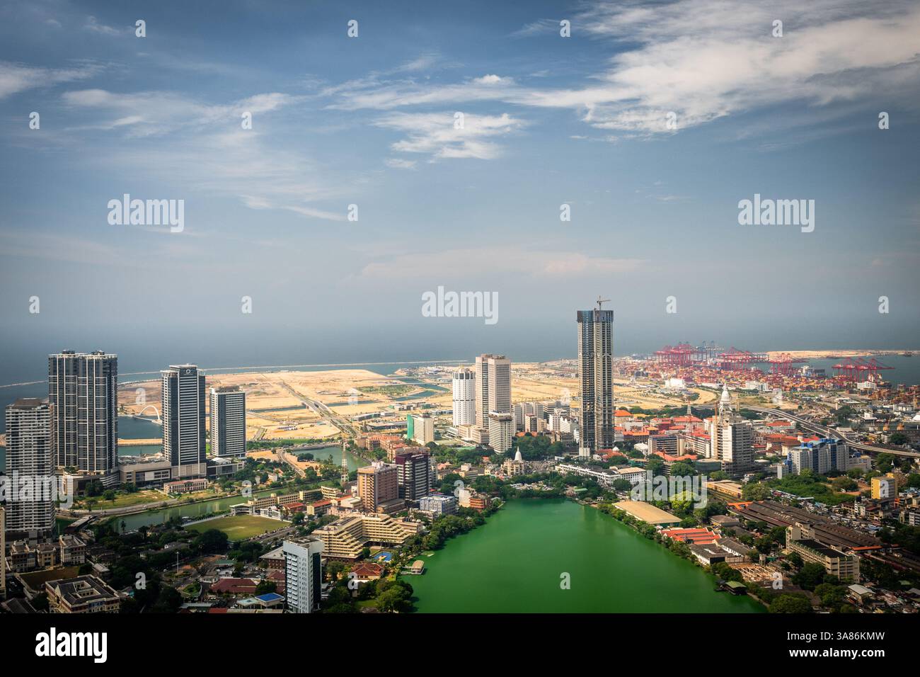 Vista su Colombo dalla Lotus Tower, Colombo, Sri Lanka Foto Stock