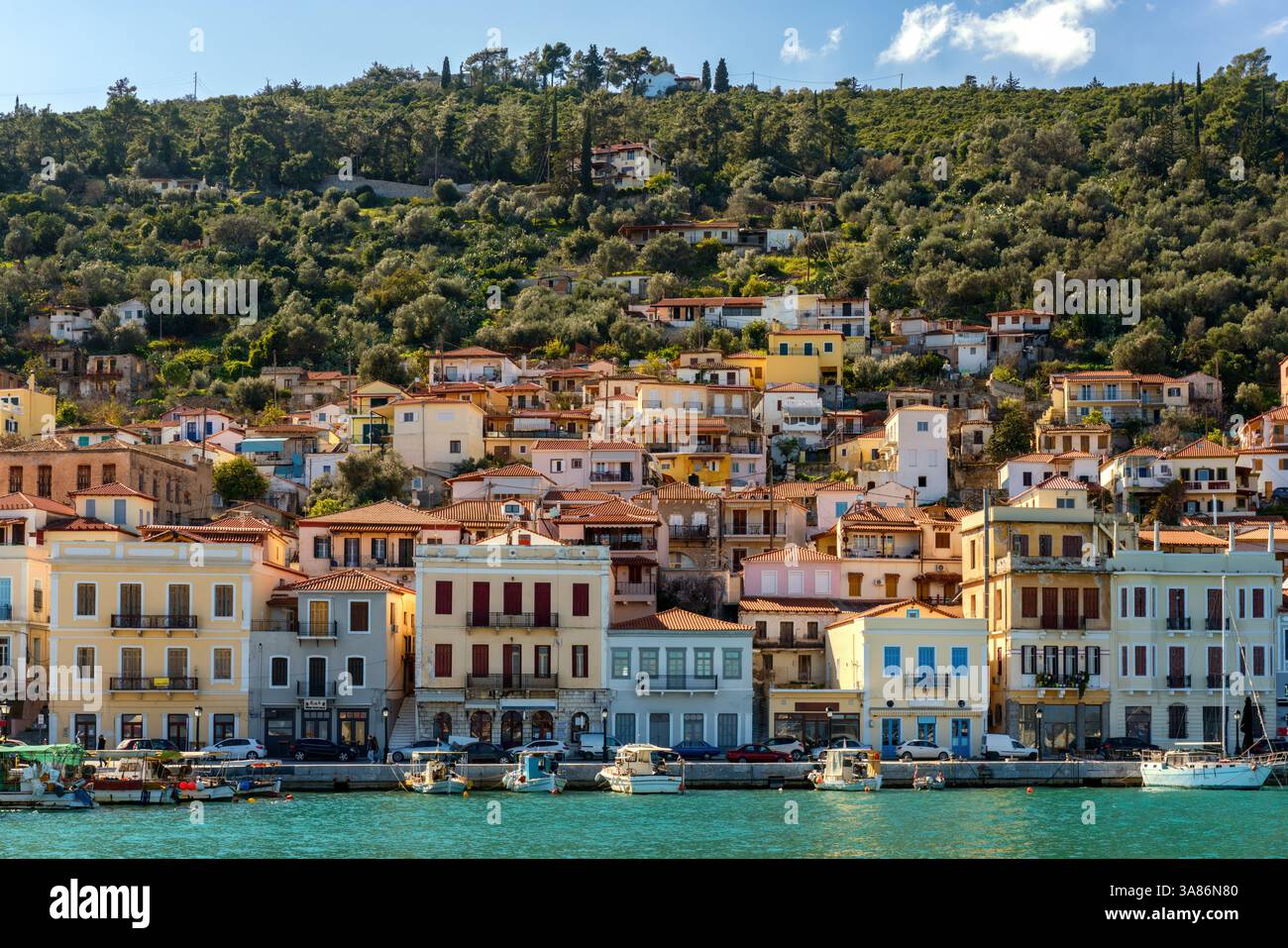 Gythio, case colorate nel sud della Grecia, Peloponneso, Grecia Foto Stock