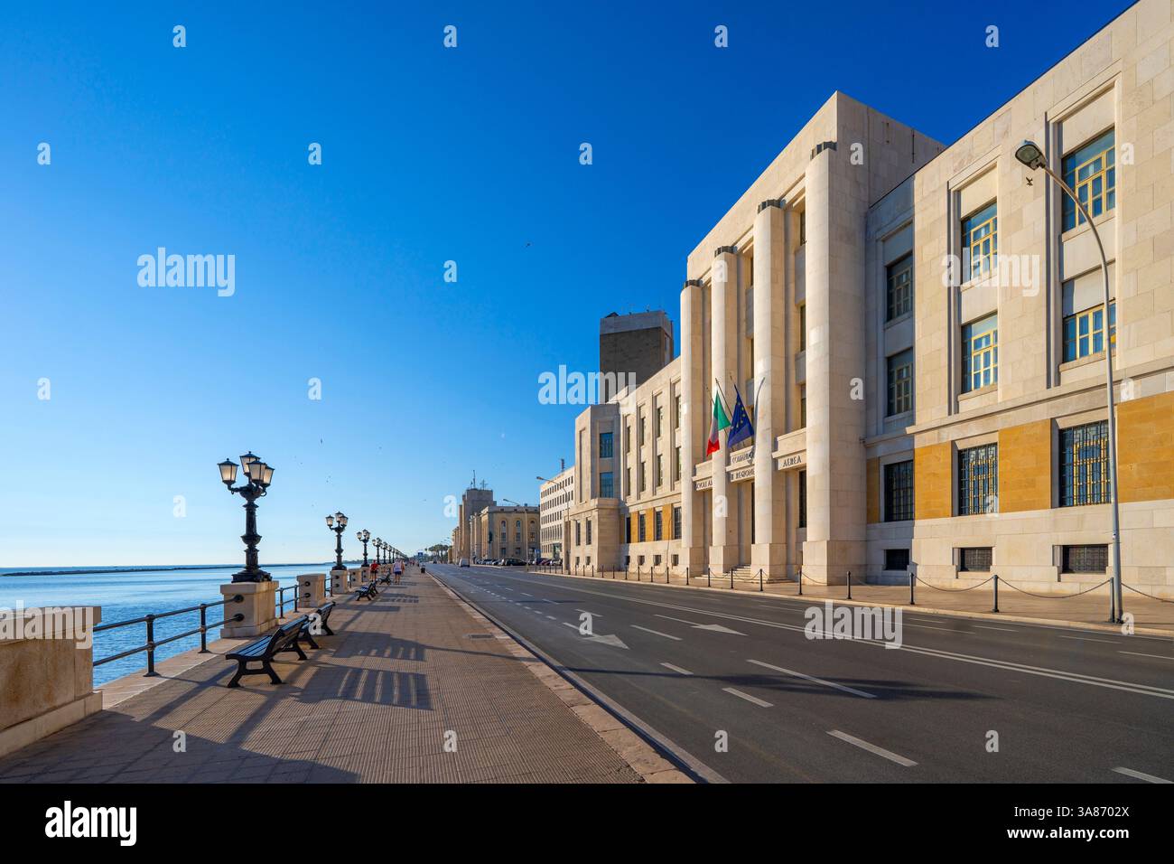 Air Force Palace, lungomare di Bari, Bari, Puglia, Italia Foto Stock