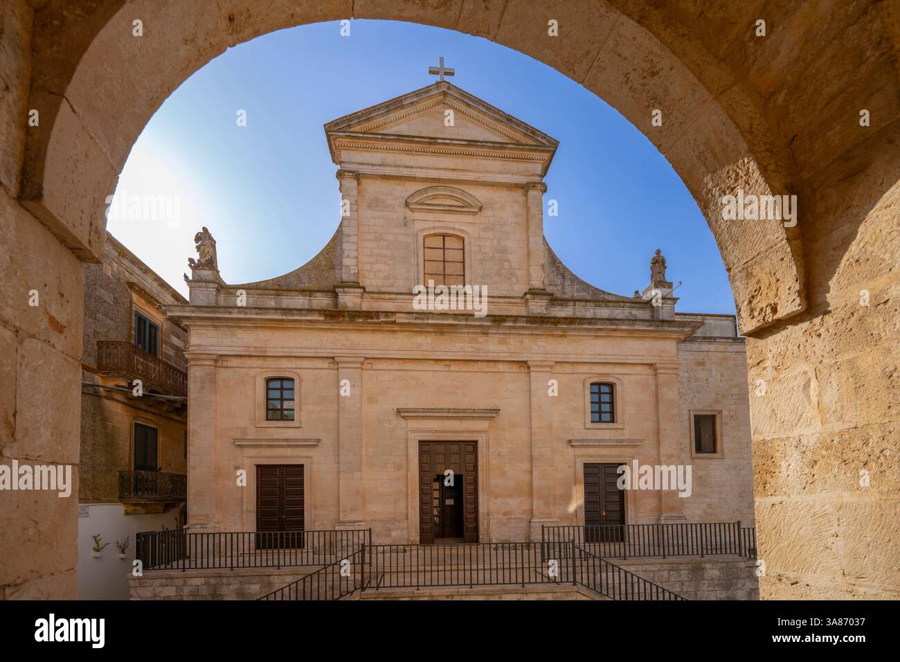 Chiesa madre di San Nicola, Cisternino, Brindisi, Puglia, Italia Foto Stock