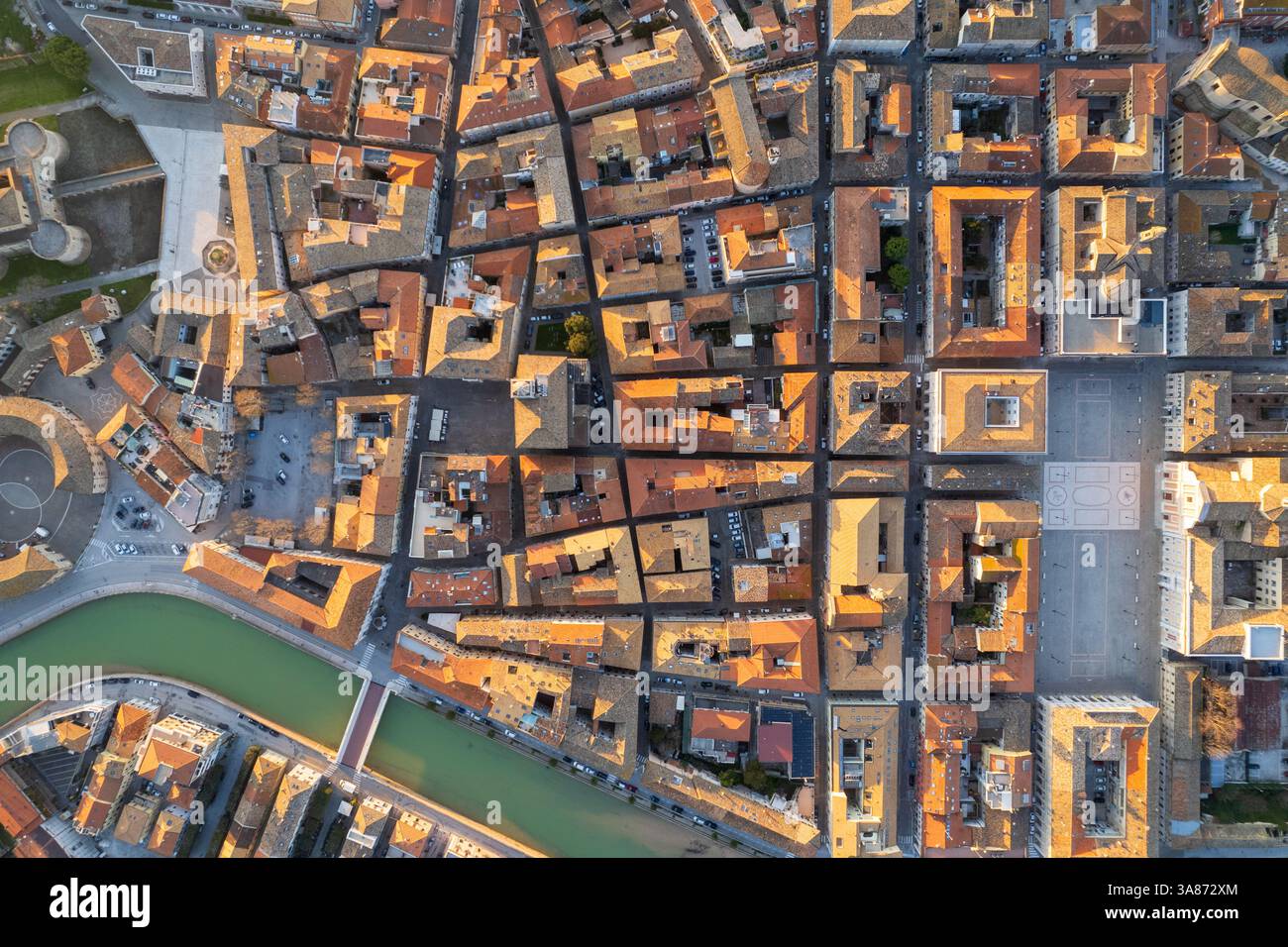 Veduta aerea della città italiana Senigallia Foto Stock