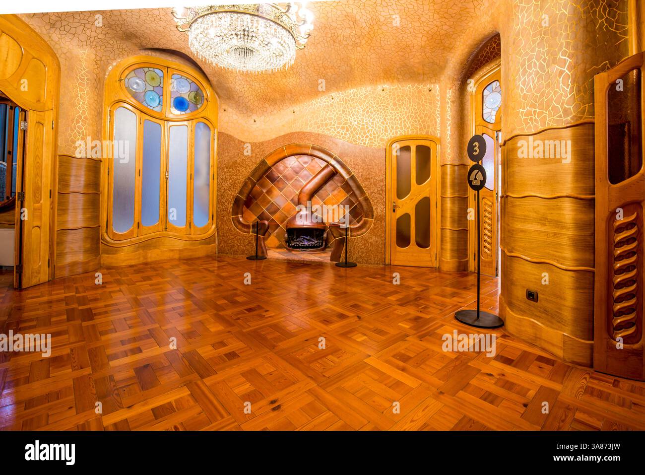 Interni di Casa Batllo, design modernista di Antoni Gaudi, sito patrimonio dell'umanità dell'UNESCO, città vecchia, Barcellona, Catalogna, Spagna, Europa Foto Stock