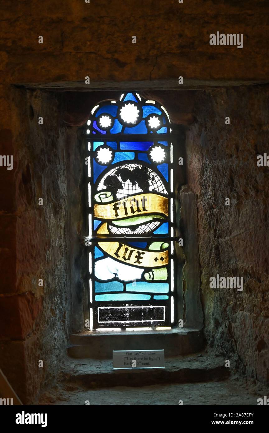 Vetrate colorate della Cattedrale di San Magnus, Kirkwall, Orcadi, Scozia Foto Stock