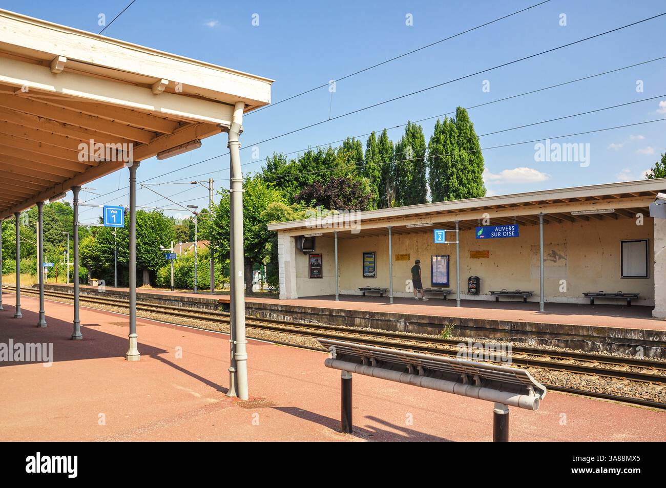 Stazione ferroviaria di Auvers-sur-Oise: porta d'ingresso all'anima di Van Gogh, Francia Foto Stock