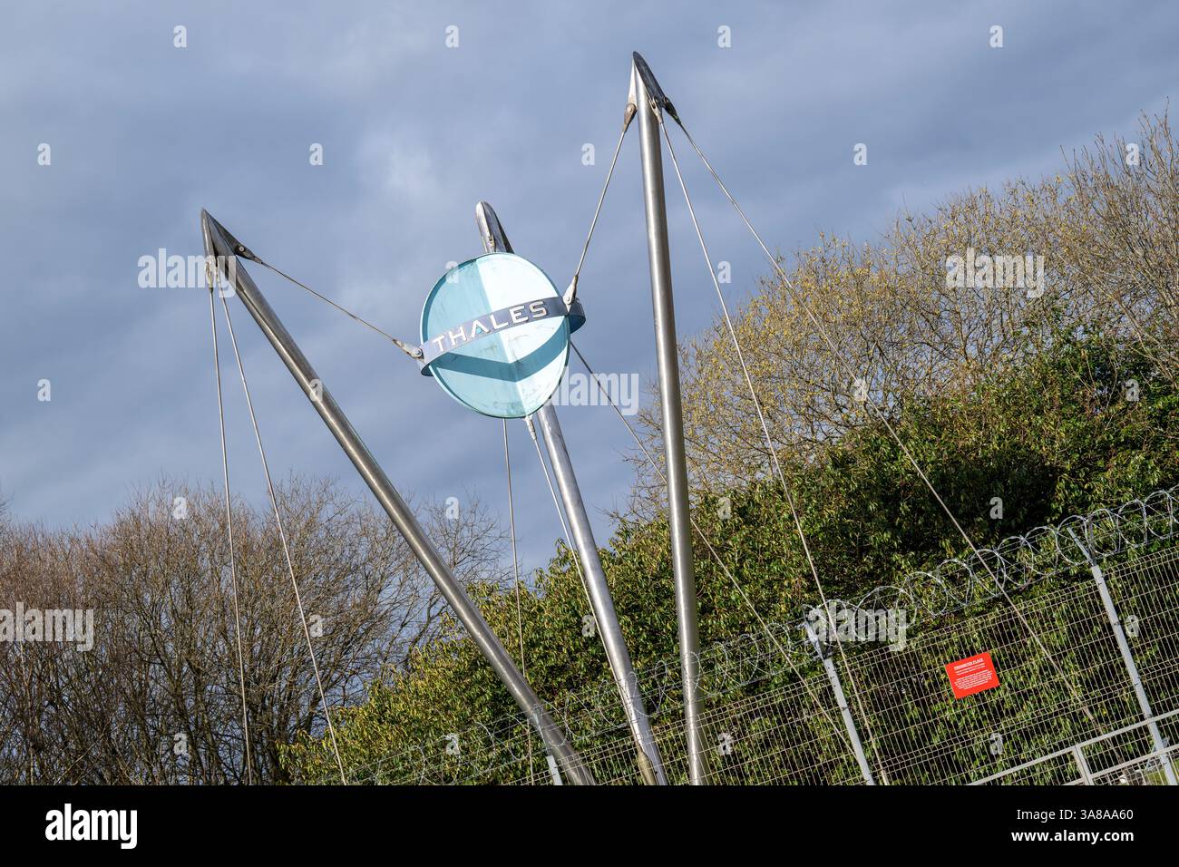 Thales Glasgow Factory, Thales è una multinazionale francese nel settore aerospaziale e della difesa Foto Stock