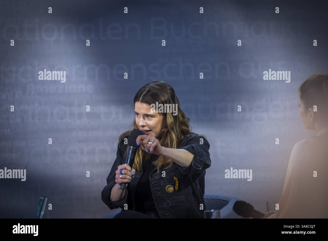 Alla nuova fiera, 2 040 espositori provenienti da 45 paesi presenteranno le innovazioni di quest'anno. Il motto della fiera di quest'anno è parole Move Worlds . Foto Stock