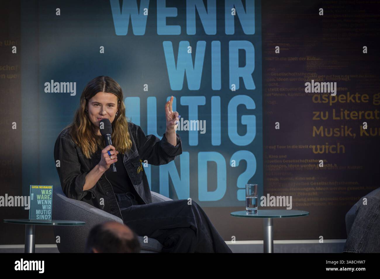 Alla nuova fiera, 2 040 espositori provenienti da 45 paesi presenteranno le innovazioni di quest'anno. Il motto della fiera di quest'anno è parole Move Worlds . Foto Stock