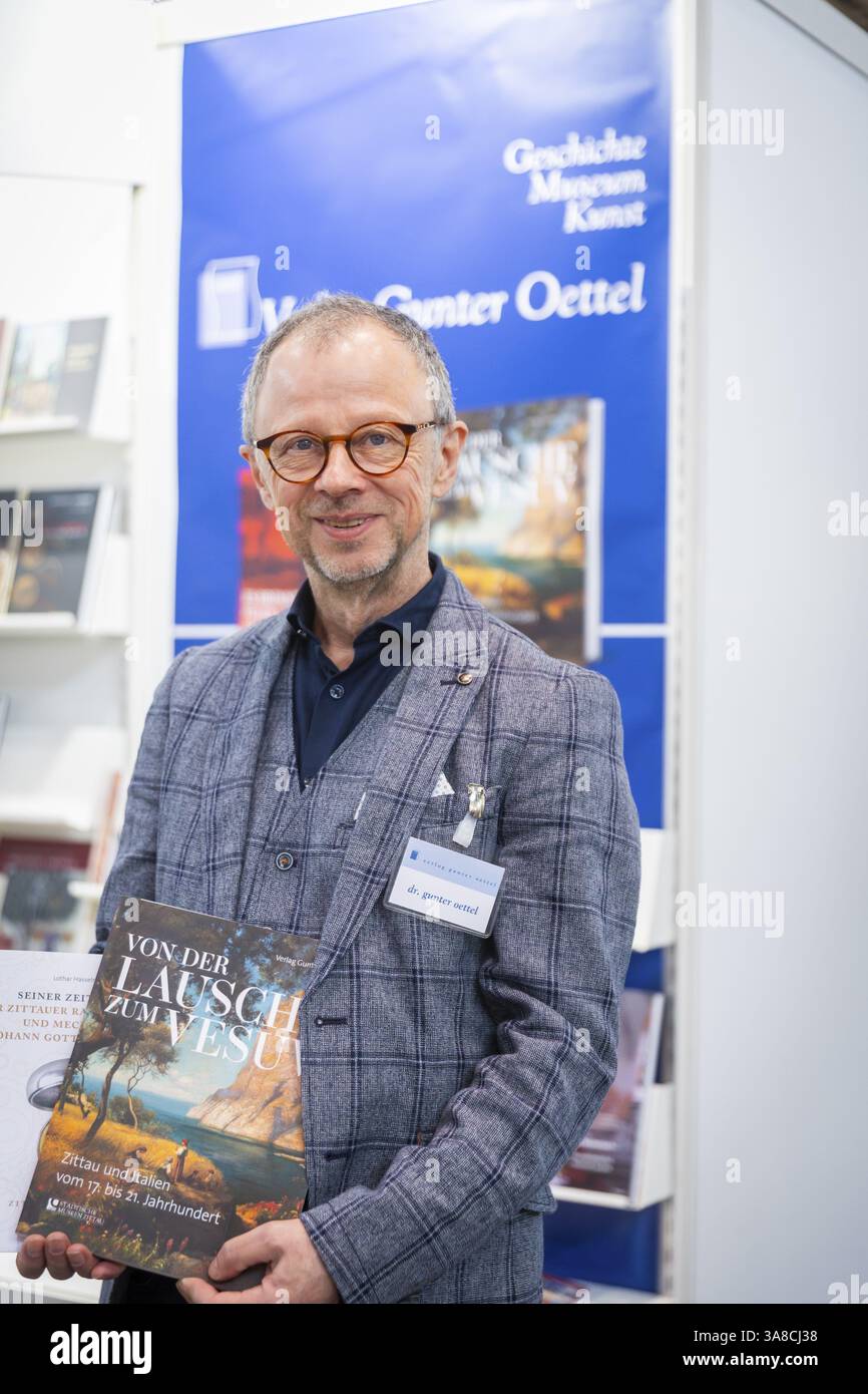 Alla nuova fiera, 2 040 espositori provenienti da 45 paesi presenteranno le innovazioni di quest'anno. Il motto della fiera di quest'anno è parole Move Worlds . Foto Stock