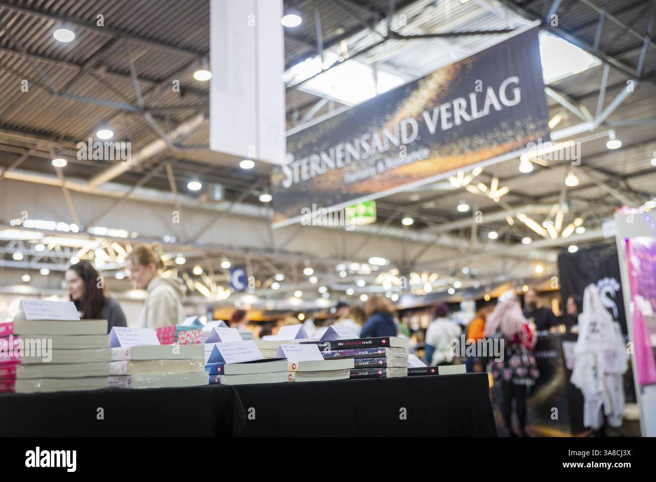 Alla nuova fiera, 2 040 espositori provenienti da 45 paesi presenteranno le innovazioni di quest'anno. Il motto della fiera di quest'anno è parole Move Worlds . Foto Stock