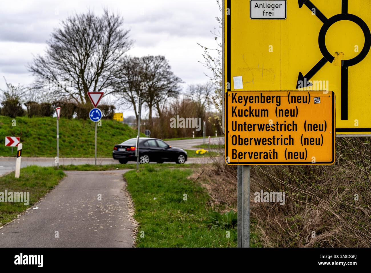 Indicazione per i siti di reinsediamento dei cinque villaggi della zona mineraria di lignite Garzweiler II, Keyenberg, Kuckum, Oberwestrich, Unterwestrich, essere Foto Stock