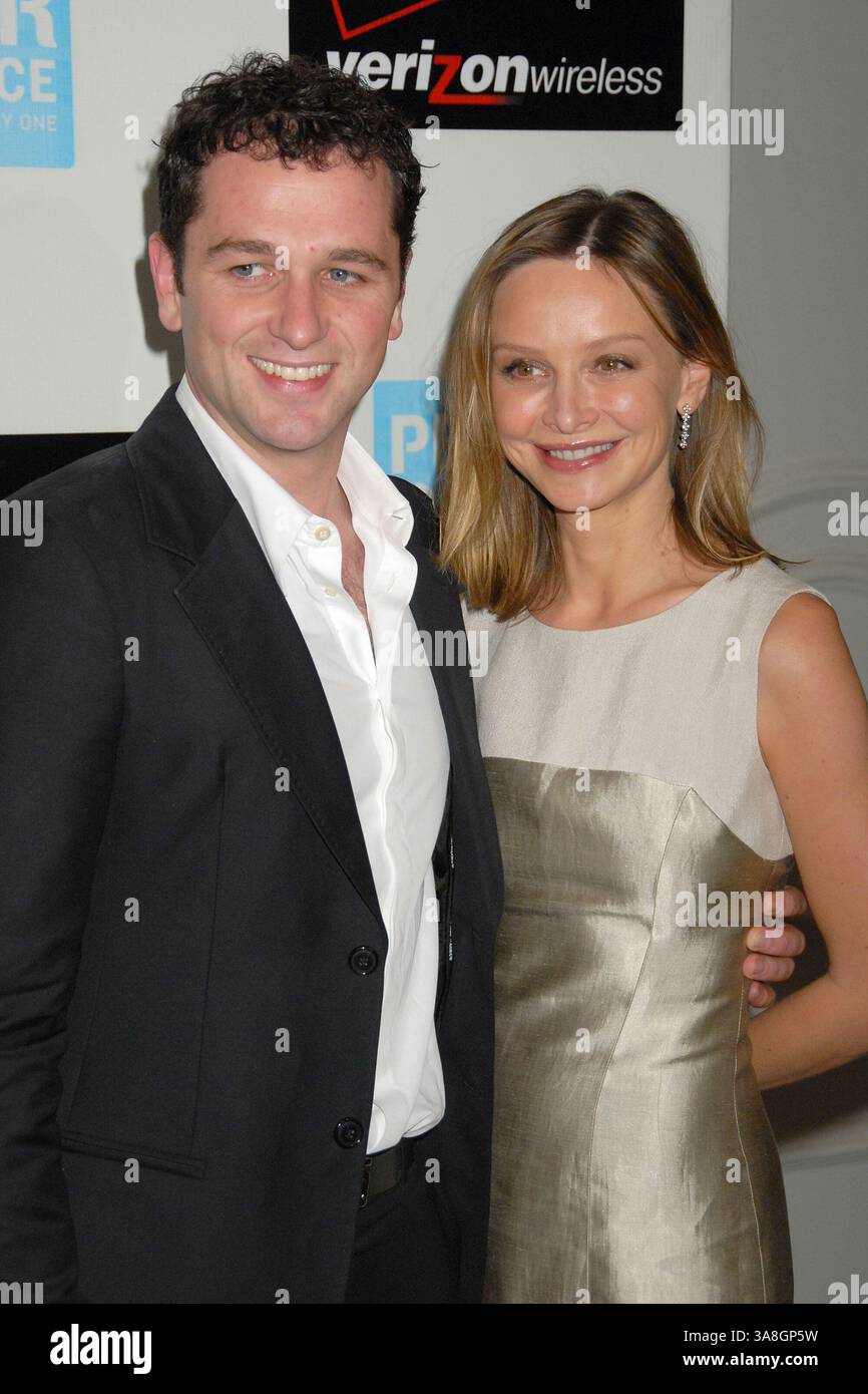 9 novembre 2007 - Beverly Hills, CALIFORNIA, Stati Uniti - 9 novembre 2007 - Beverly Hills, California - Matthew Rhys e Calista Flockhart. 36esima cena annuale Peace Over Violence Humanitarian Awards al Beverly Hills Hotel. Foto: Byron Purvis/AdMedia (immagine di credito: © Byron Purvis/AdMedia via ZUMA Wire) Foto Stock