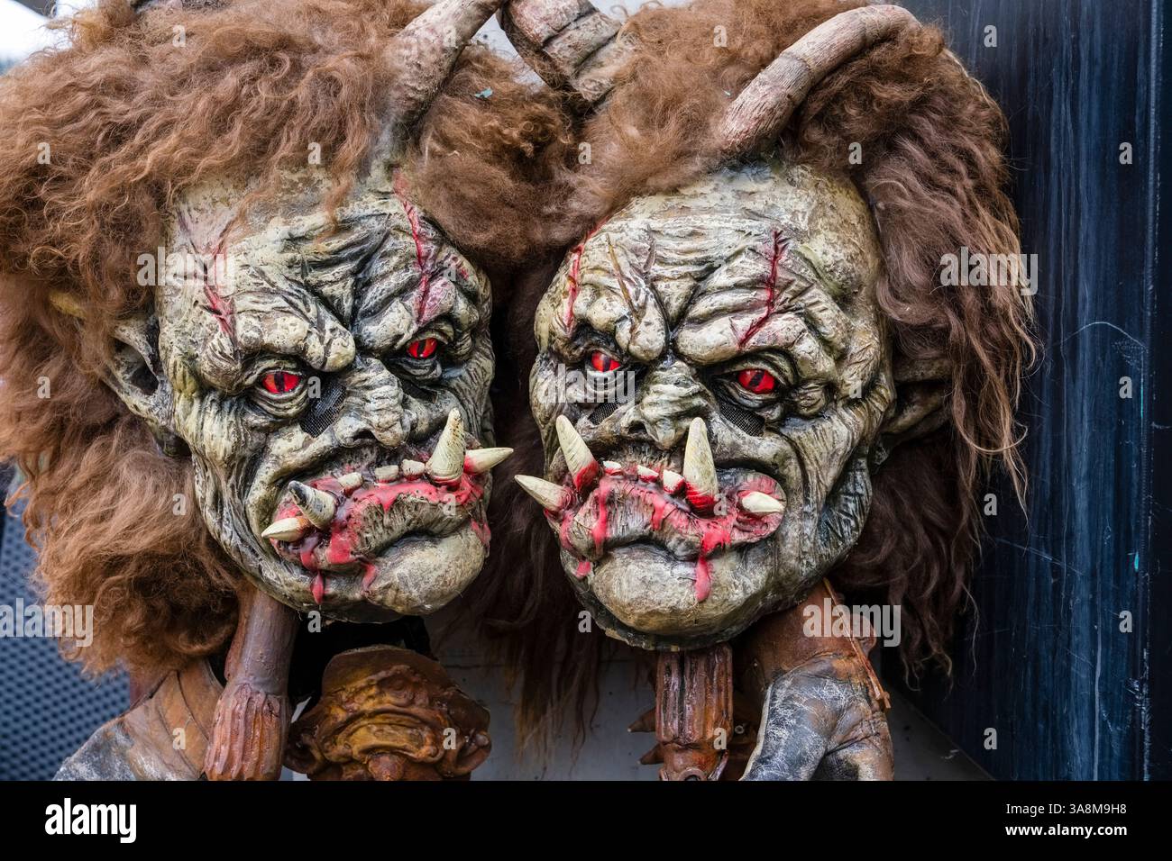 Maschere del tipico carnevale di Lucerna. Foto Stock