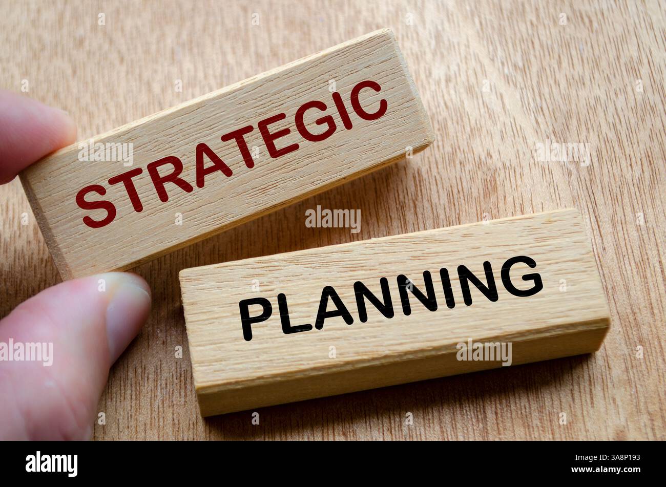 Testo di pianificazione strategica su blocchi di legno. Concetto di strategia di pianificazione aziendale Foto Stock
