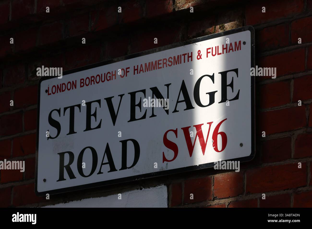 Craven Cottage, Fulham, Londra, Regno Unito. 29 marzo 2025. Partite di calcio dei quarti di finale di fa Cup, Fulham contro il Crystal Palace; cartello Stevenage Road sulle pareti principali del Craven Cottage credito: Action Plus Sports/Alamy Live News Foto Stock