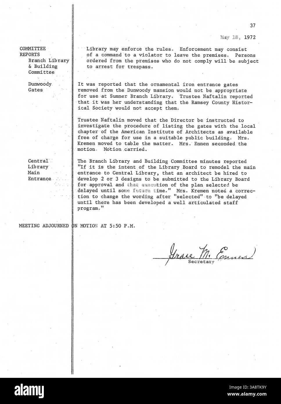 Questi verbali delle riunioni del 1972 documentano le discussioni sui finanziamenti delle biblioteche, sui piani del personale e sui programmi basati sulla comunità per migliorare i servizi delle biblioteche pubbliche a Minneapolis. Foto Stock