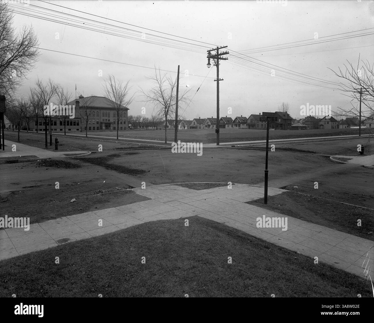 La Old Bryant School, in seguito rinominata Warrington nel 1927, è una scuola storica di Minneapolis. Fu inaugurato nel 1923 e si trovava alla 38th Street East e alla 3rd Avenue South. Foto Stock