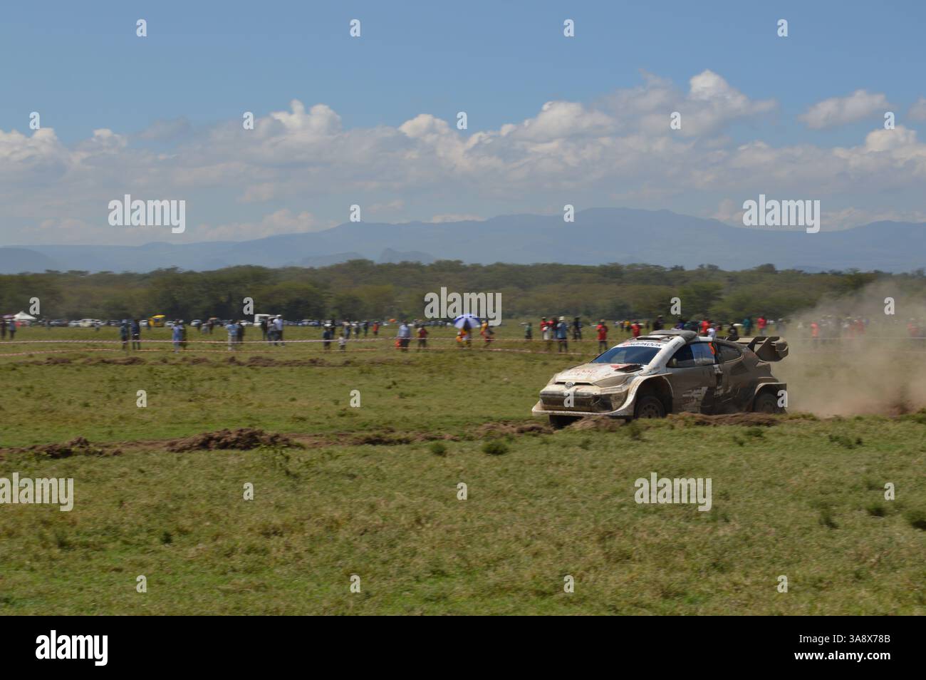 WRC SAFARI RALLY KENYA CON SAMI PAJARI E KALLE ROVANPERA E AUTISTA KENIANO, ERIC BENJI IL 22 MARZO 2025 Foto Stock