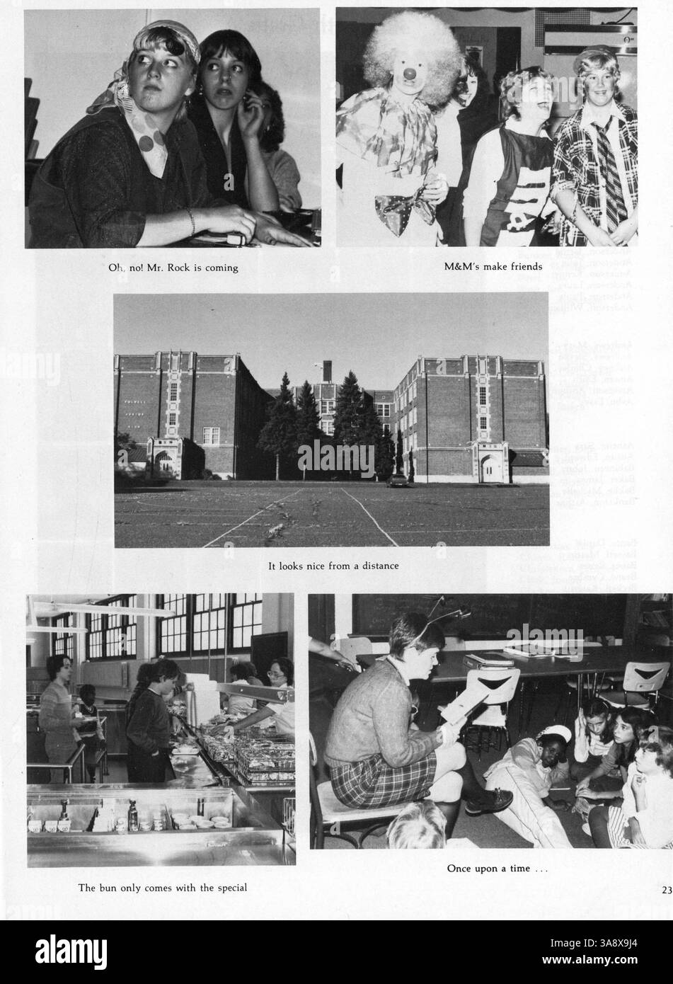 Il 1984 Folwell Jr. High Yearbook cattura l'anno scolastico, mettendo in evidenza momenti importanti, risultati degli studenti e l'ambiente scolastico, fornendo un record duraturo dell'anno accademico 1983-1984. Foto Stock