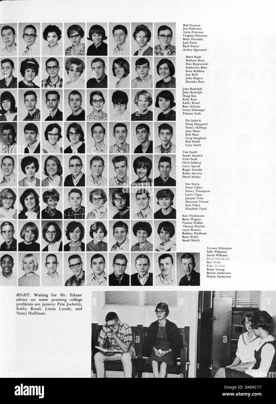 "Cardinal '65" racconta l'anno accademico 1964-1965 alla Marshall High School, documentando studenti, insegnanti, atletica, club, e il ruolo degli studenti afroamericani e della facoltà nel plasmare l'ambiente scolastico. Foto Stock