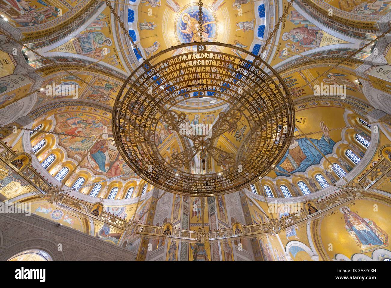 Belgrado, Serbia. 22 marzo 2025. Vista interna del Tempio ortodosso di Santa Sava nel centro storico della città Foto Stock