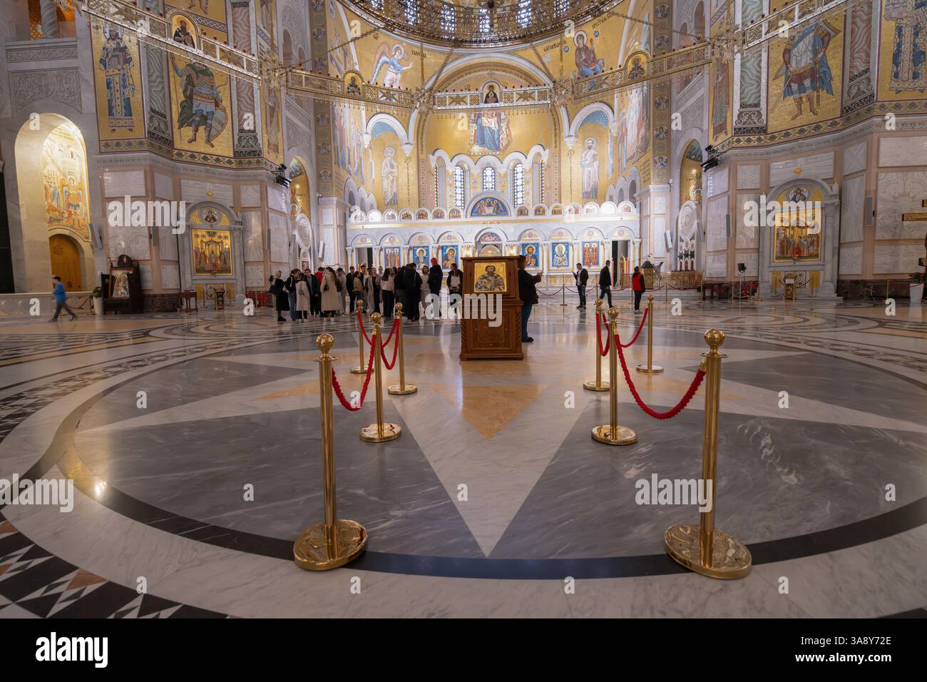 Belgrado, Serbia. 22 marzo 2025. Vista interna del Tempio ortodosso di Santa Sava nel centro storico della città Foto Stock
