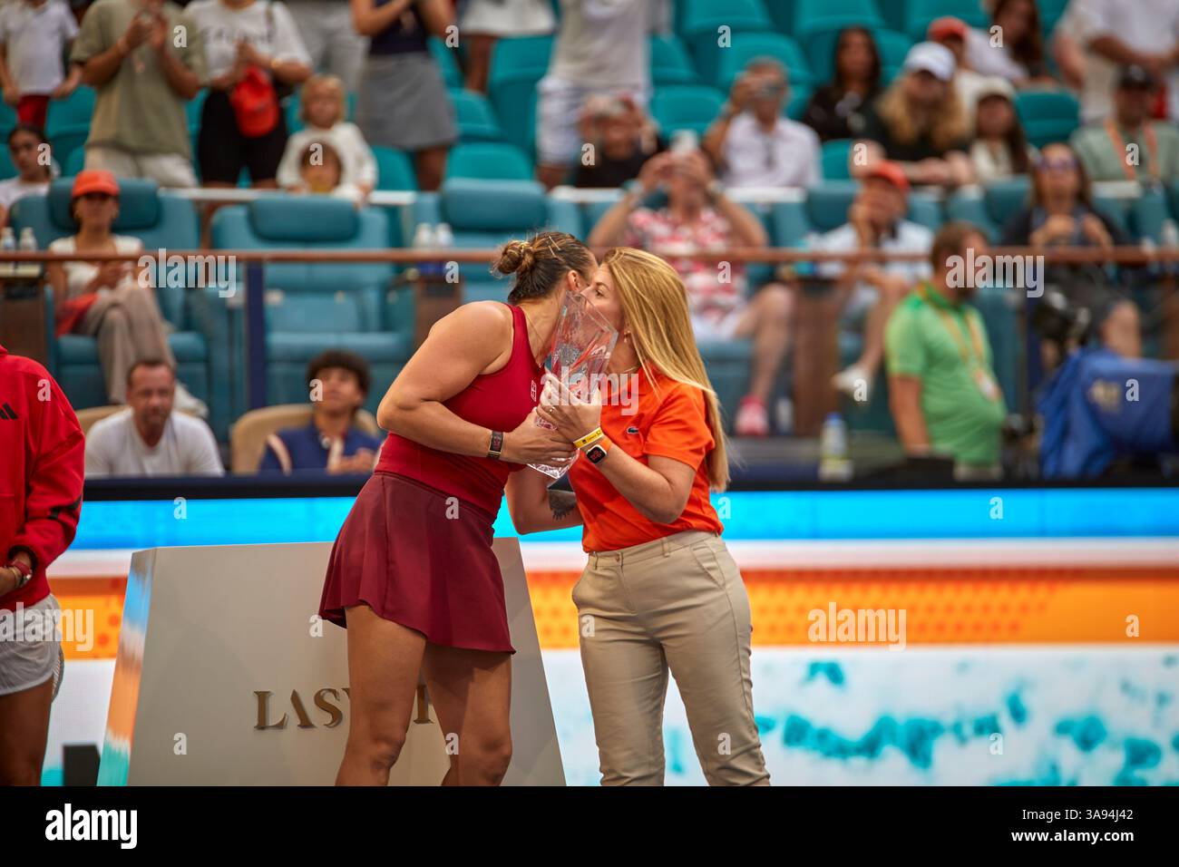 Miami Gardens, Florida, Stati Uniti. 29 marzo 2025. Arina Sabalenka vs Jessica Pegula (USA) durante la Women's Singles - Final al Miami Open 2025. VINCITORE: Arina Sabalenka. Crediti: Yaroslav Sabitov/YES Market Media/Alamy Live News. Foto Stock
