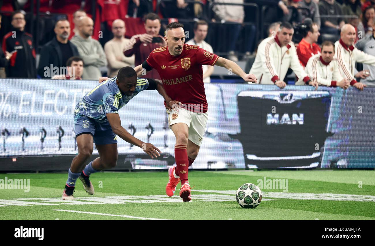 MONACO DI BAVIERA, GERMANIA - 17 MARZO: Frank Ribery FC Bayern MŸnchen in azione durante la Beckenbauer Cup 2025 al SAP Garden il 17 marzo 2025 a Monaco di Baviera, Germania. Nell'ambito del 125° anniversario del club, il 17 marzo 2025 il Bayern ospiterà un torneo di leggende unico in onore del suo defunto presidente onorario Franz Beckenbauer (1945 - 2024) © diebilderwelt / Alamy Stock Foto Stock