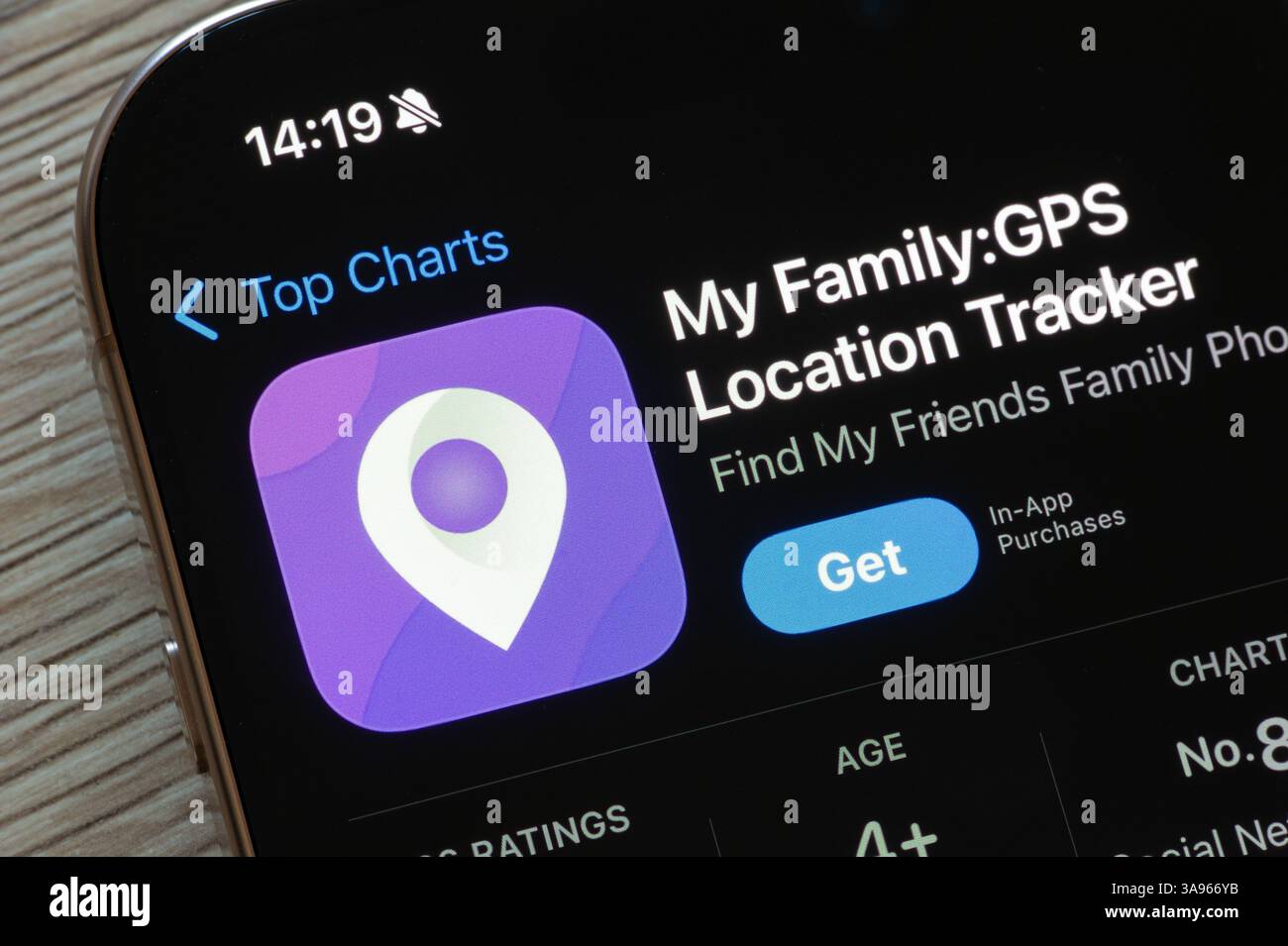 OSTRAVA, CECHIA - 23 NOVEMBRE 2024: App store Apple con l'applicazione mobile My Family GPS Location Tracker da installare Foto Stock