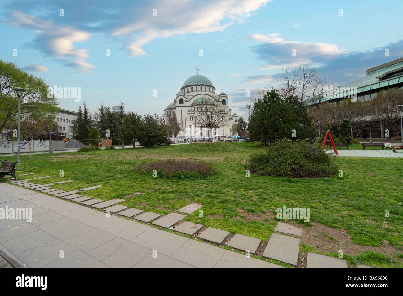 Belgrado, Serbia. 22 marzo 2025. Vista panoramica del Tempio ortodosso di Santa Sava nel centro della città Foto Stock