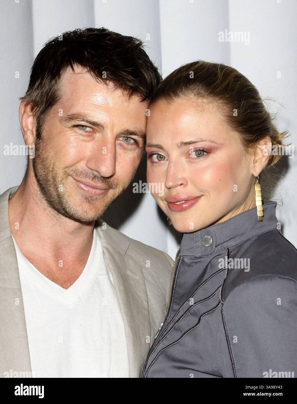 15 settembre 2009 - West Hollywood, California, Stati Uniti - 15 settembre 2009 - West Hollywood, California - Rhett Giles ed Estella Warren. Festa di inaugurazione del Night Club mi-6 presso il Night Club mi-6. Foto di credito: Kevan Brooks/AdMedia (immagine di credito: © Kevan Brooks/AdMedia via cavo ZUMA) Foto Stock