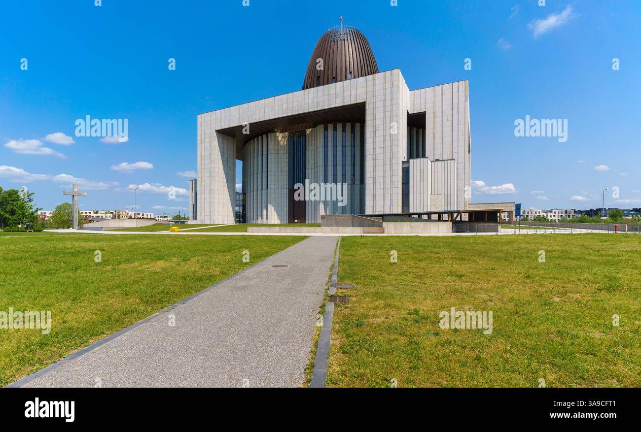 Swiatynia Opatrznosci Bozej - Tempio della Divina Provvidenza situato a Wilanow, Varsavia, in una giornata di sole - principale chiesa cattolica romana in Polonia Foto Stock