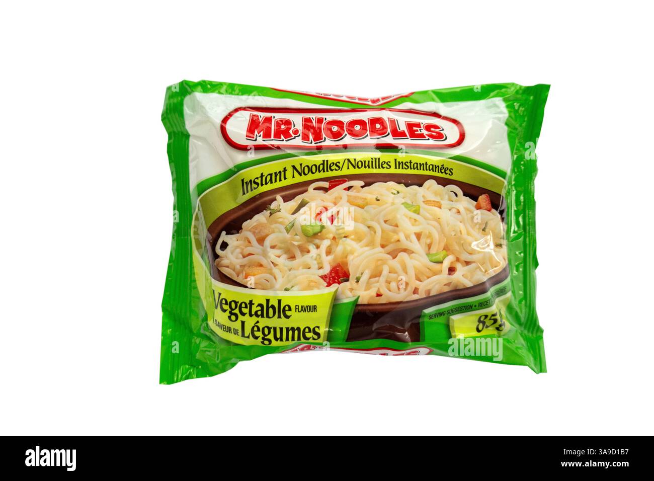 Mr Noodles Brand Package of Instant Noodles Vegetable Flavour Canadian Bilingual Packaging isolata White background Cut Out, Stock Photo Foto Stock