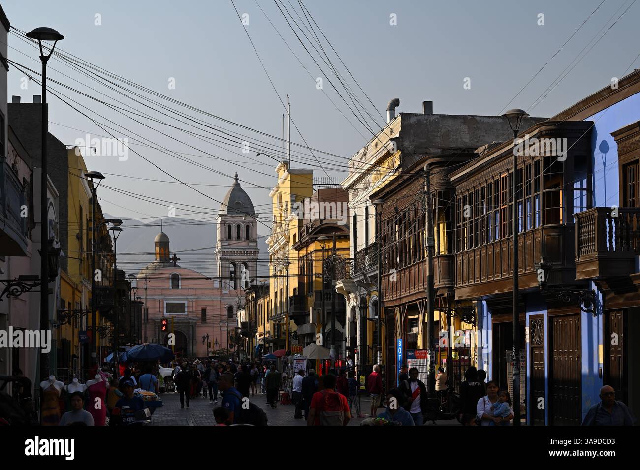 Chiesa di San Lazaro in via Jiron Trujillo nel quartiere Rimac, Lima, Perù Foto Stock