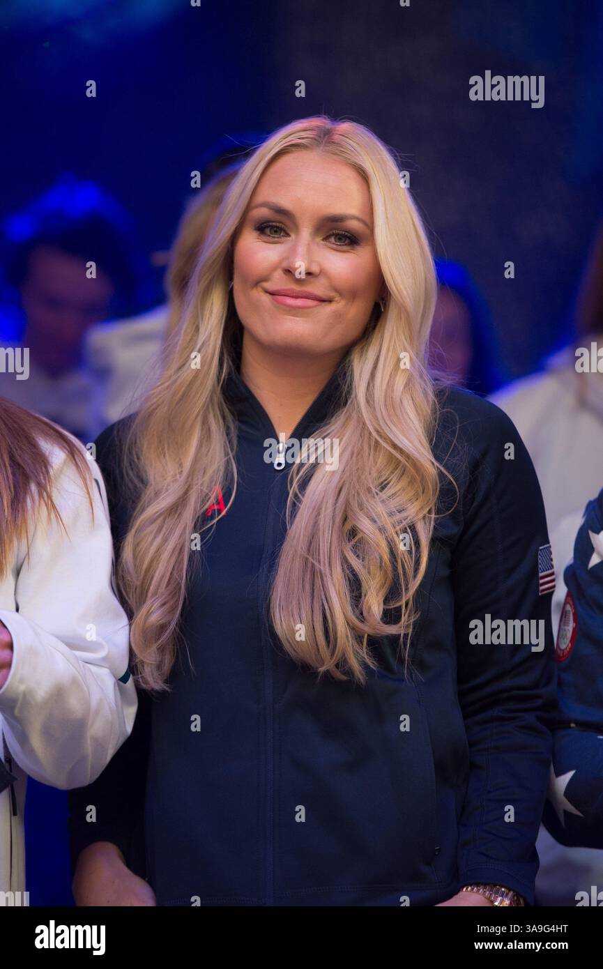 1° novembre 2017 - New York, New York, U. S - LINDSEY VONN sul palco dell'evento 100 Days Out e del Team USA Winter Fest a Times Square, New York City, NY. (Immagine di credito: © Mark Smith via ZUMA Wire) Foto Stock